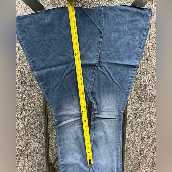 26. Free People Just Float in Flare Jeans Jericho Blue - Picture 10 of 10